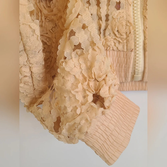 Beautiful Beige Lace Flight Coat, Size S‎ - Picture 3 of 6